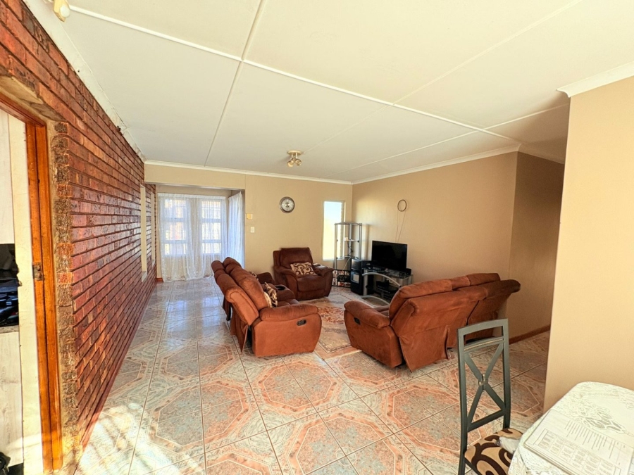 4 Bedroom Property for Sale in Sunnyridge Eastern Cape